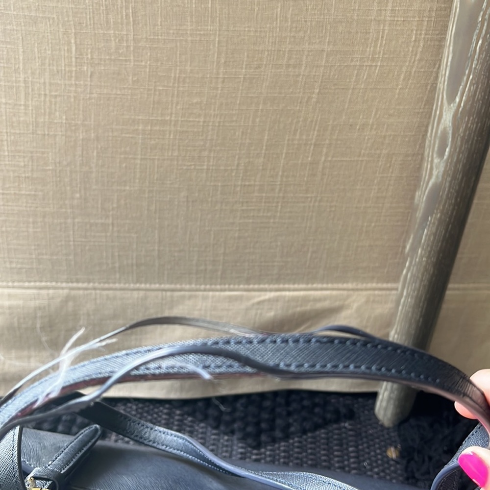 Tory Burch Emerson tote in navy - Picture 6 of 6